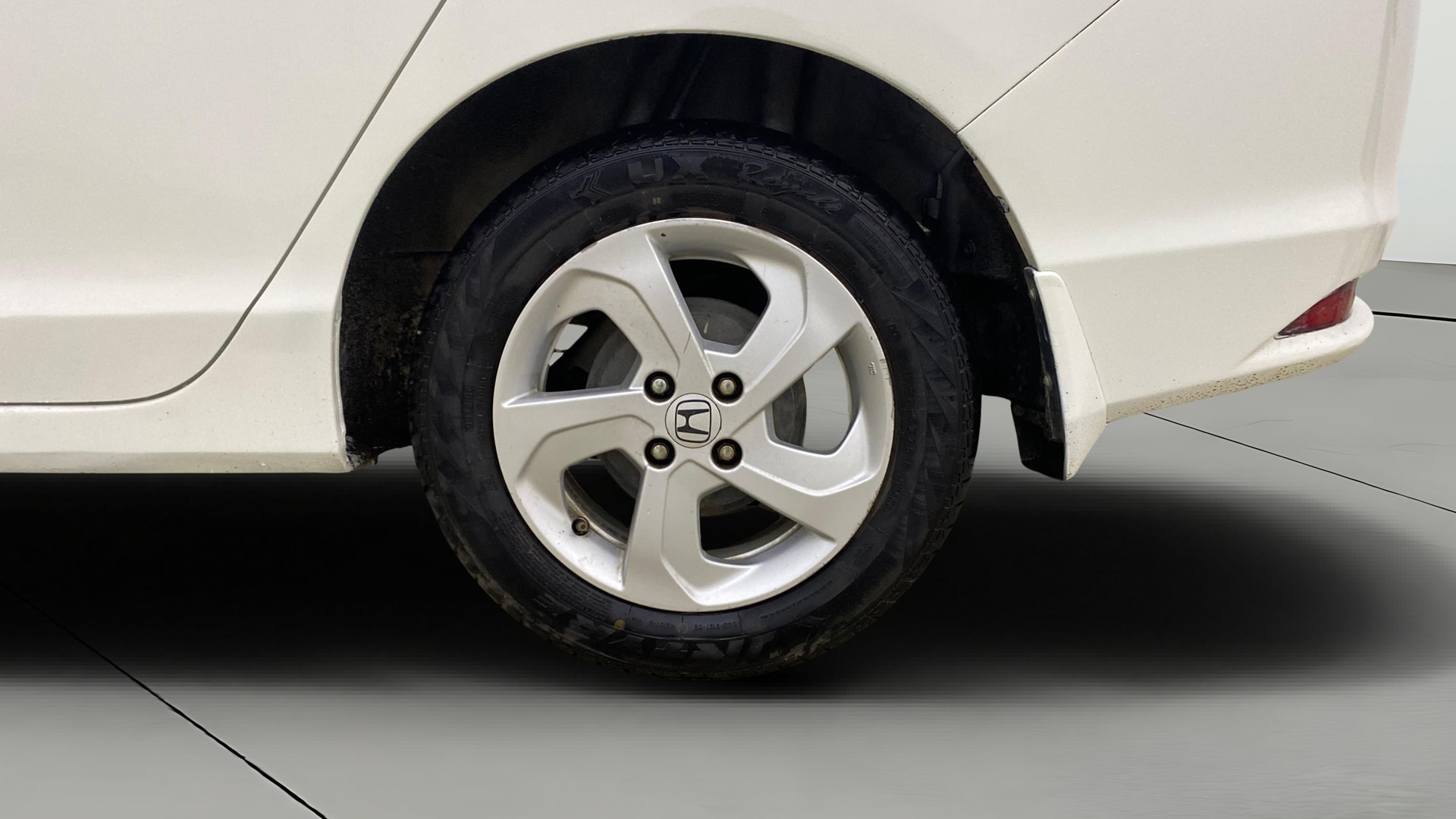 View 2014 Honda City ZX MT Diesel Anniversary Edition Image 12 Used 2014 Honda City ZX MT Diesel Anniversary Edition Image 12