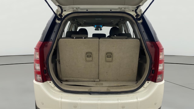 View Mahindra XUV500 Image 43 Used Mahindra XUV500 Image 43
