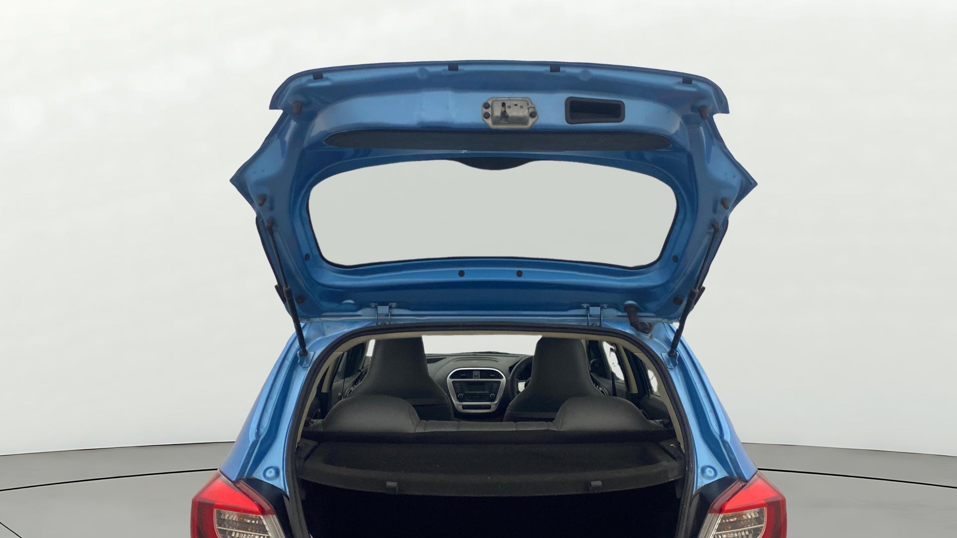 View 2016 Tata Tiago Revotorq XB Image 17 Used 2016 Tata Tiago Revotorq XB Image 17