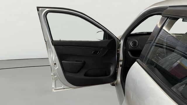 View Renault Kwid Image 30 Used Renault Kwid Image 30