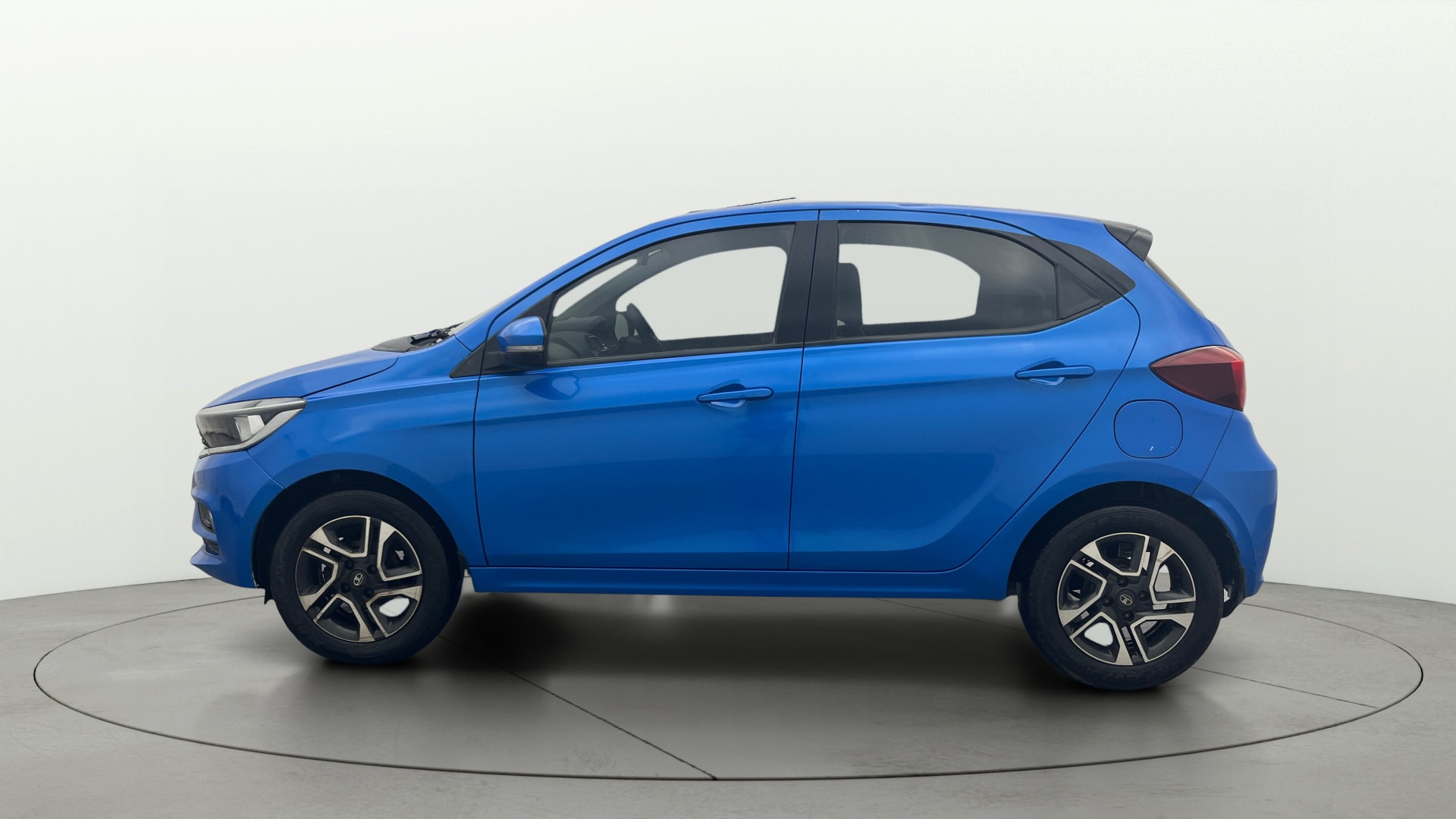 View 2020 Tata Tiago Revotorq XB Image 26 Used 2020 Tata Tiago Revotorq XB Image 26