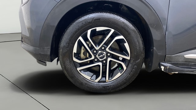 View Kia Carens Image 30 Used Kia Carens Image 30