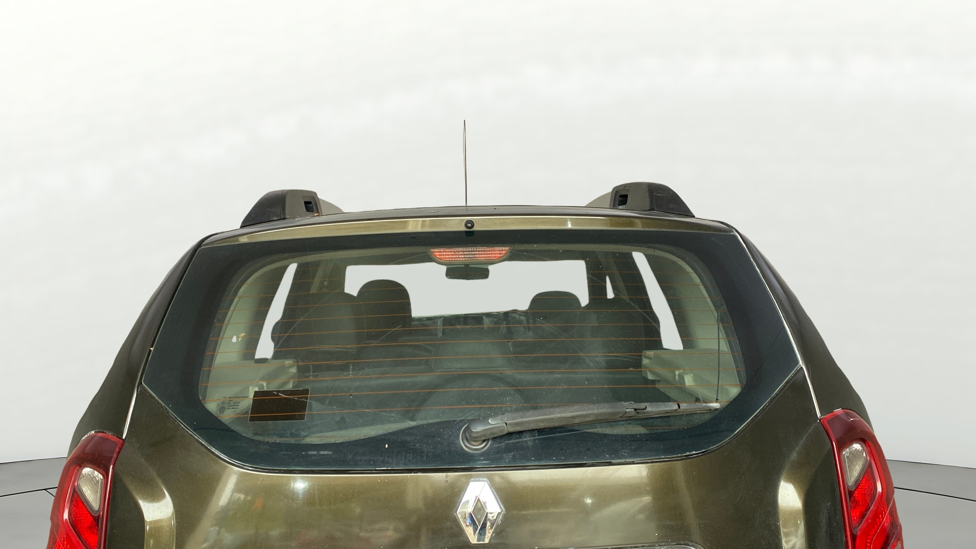View 2017 Renault Duster Diesel 85PS 4x2 MT Image 3 Used 2017 Renault Duster Diesel 85PS 4x2 MT Image 3