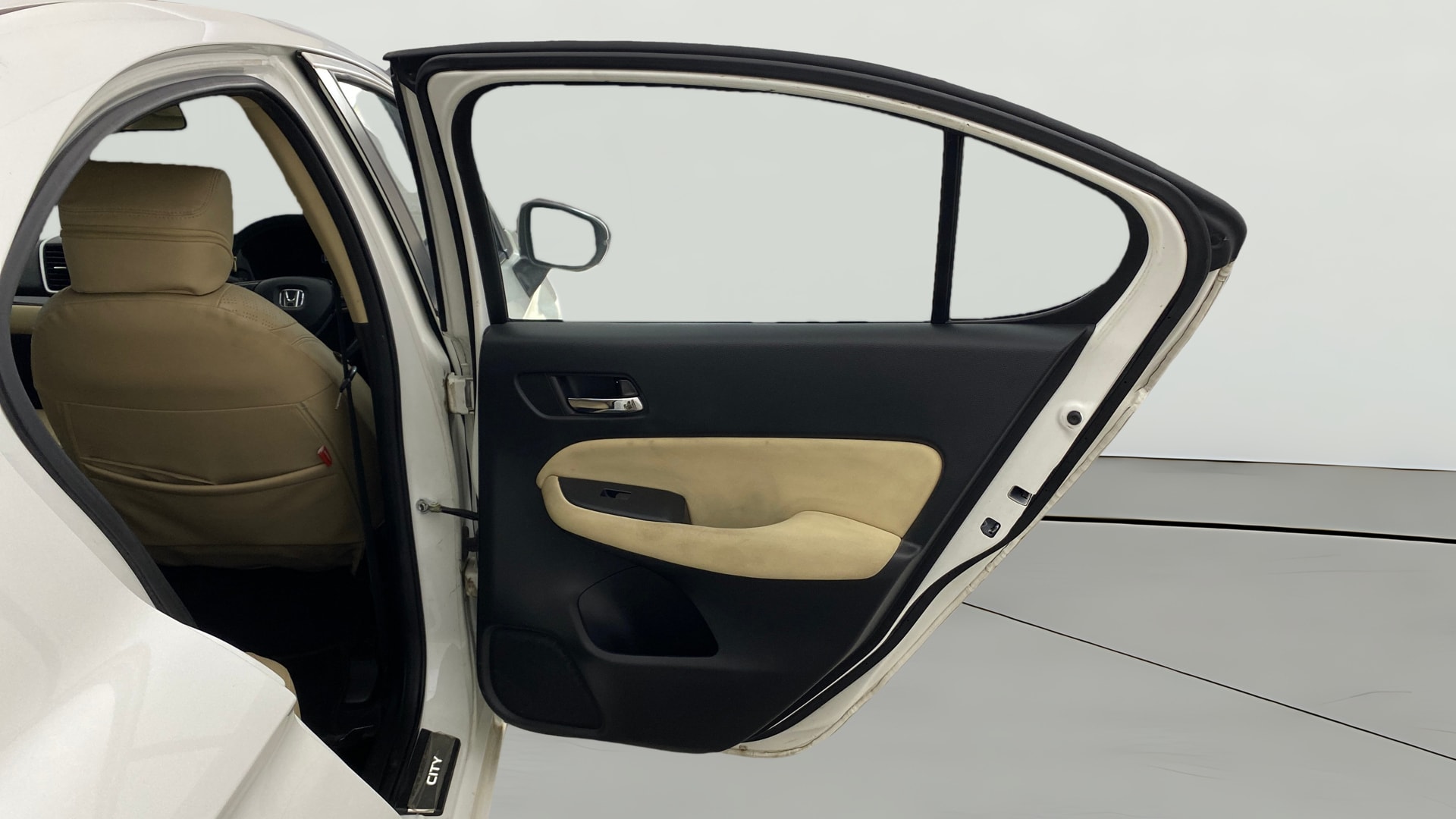 View 2022 Honda City ZX MT Diesel Anniversary Edition Image 8 Used 2022 Honda City ZX MT Diesel Anniversary Edition Image 8