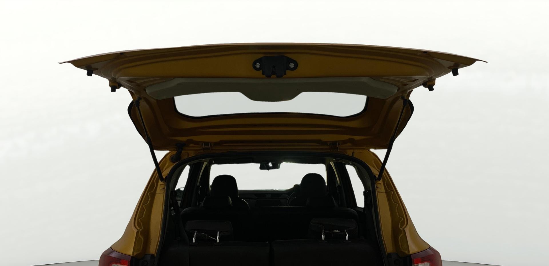 View 2020 Renault Triber RXT Image 16 Used 2020 Renault Triber RXT Image 16
