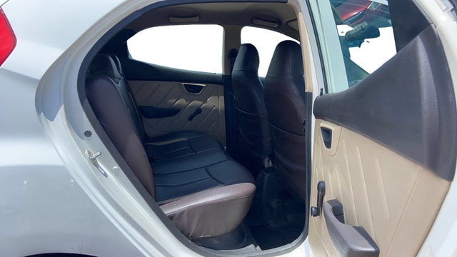 View Hyundai EON Image 28 Used Hyundai EON Image 28