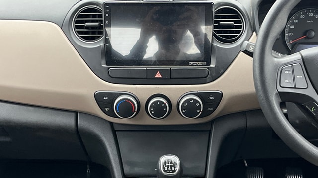View Hyundai Xcent Image 31 Used Hyundai Xcent Image 31
