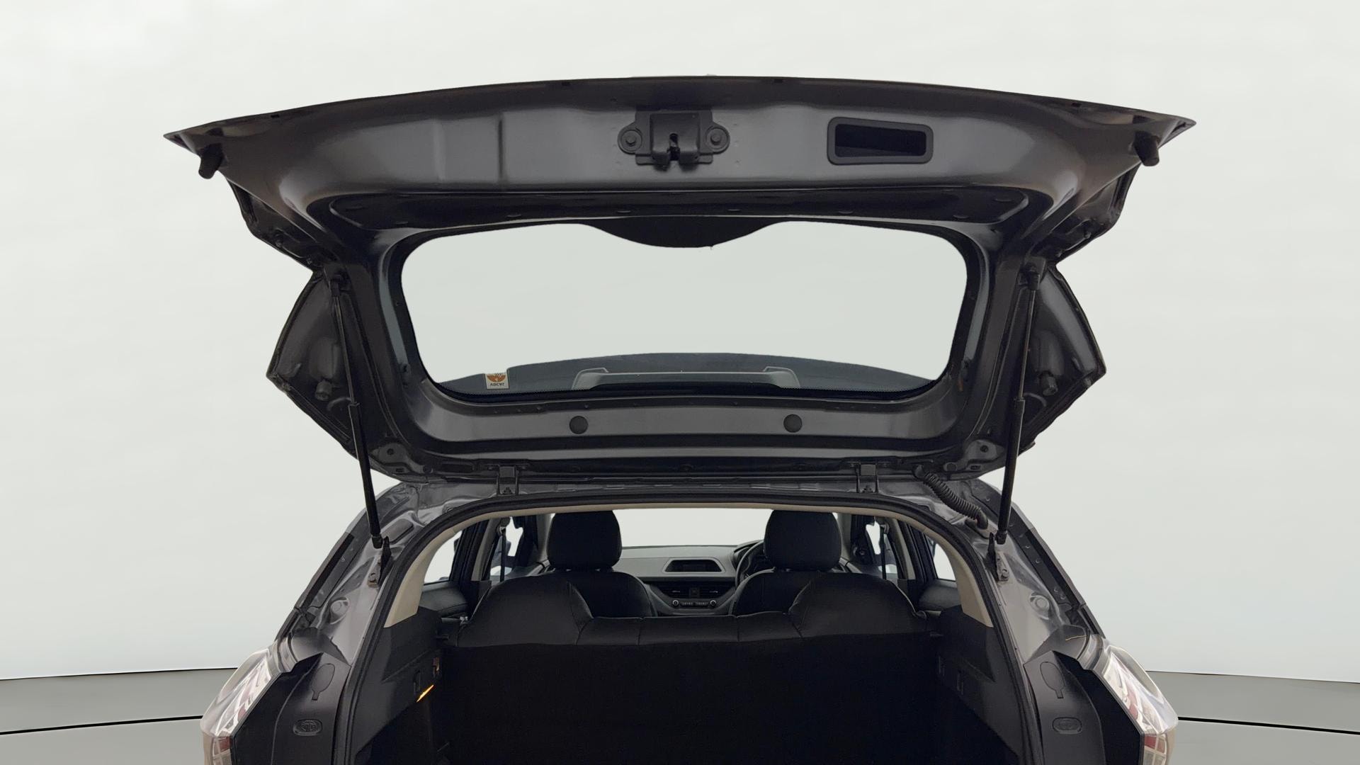 View 2023 Tata Nexon Revotron XE Image 16 Used 2023 Tata Nexon Revotron XE Image 16