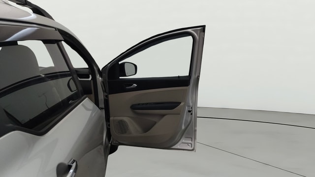 View Renault Triber Image 47 Used Renault Triber Image 47