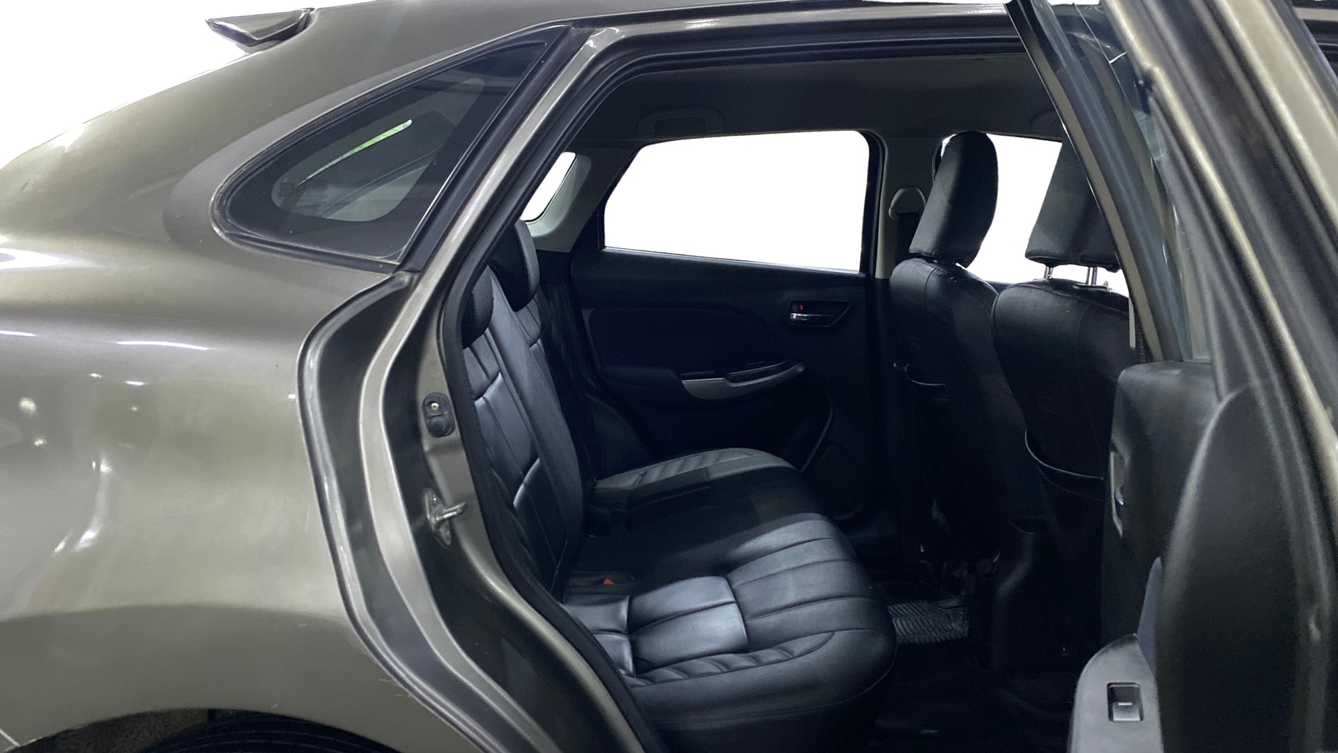 View 2019 Maruti Suzuki 1000 Base Variant Image 35 Used 2019 Maruti Suzuki 1000 Base Variant Image 35