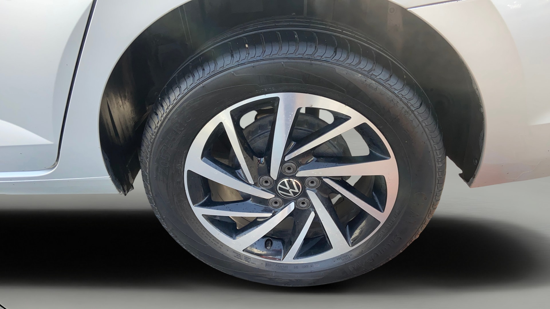 View 2023 Volkswagen Virtus Topline 1.0 TSI MT Image 12 Used 2023 Volkswagen Virtus Topline 1.0 TSI MT Image 12