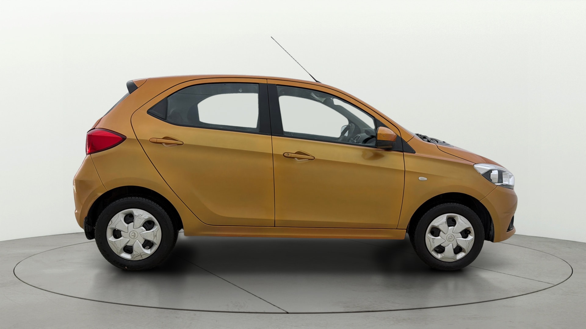 View 2016 Tata Tiago Revotorq XB Image 8 Used 2016 Tata Tiago Revotorq XB Image 8