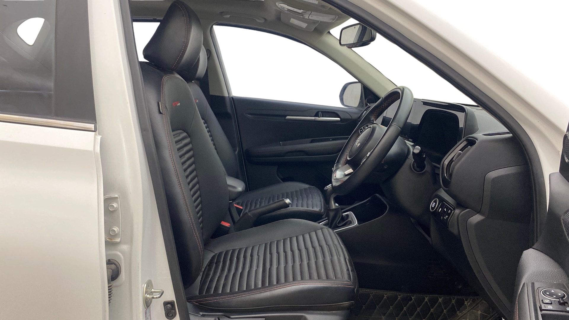 View 2023 Kia Sonet GTX Plus AT Diesel Image 18 Used 2023 Kia Sonet GTX Plus AT Diesel Image 18