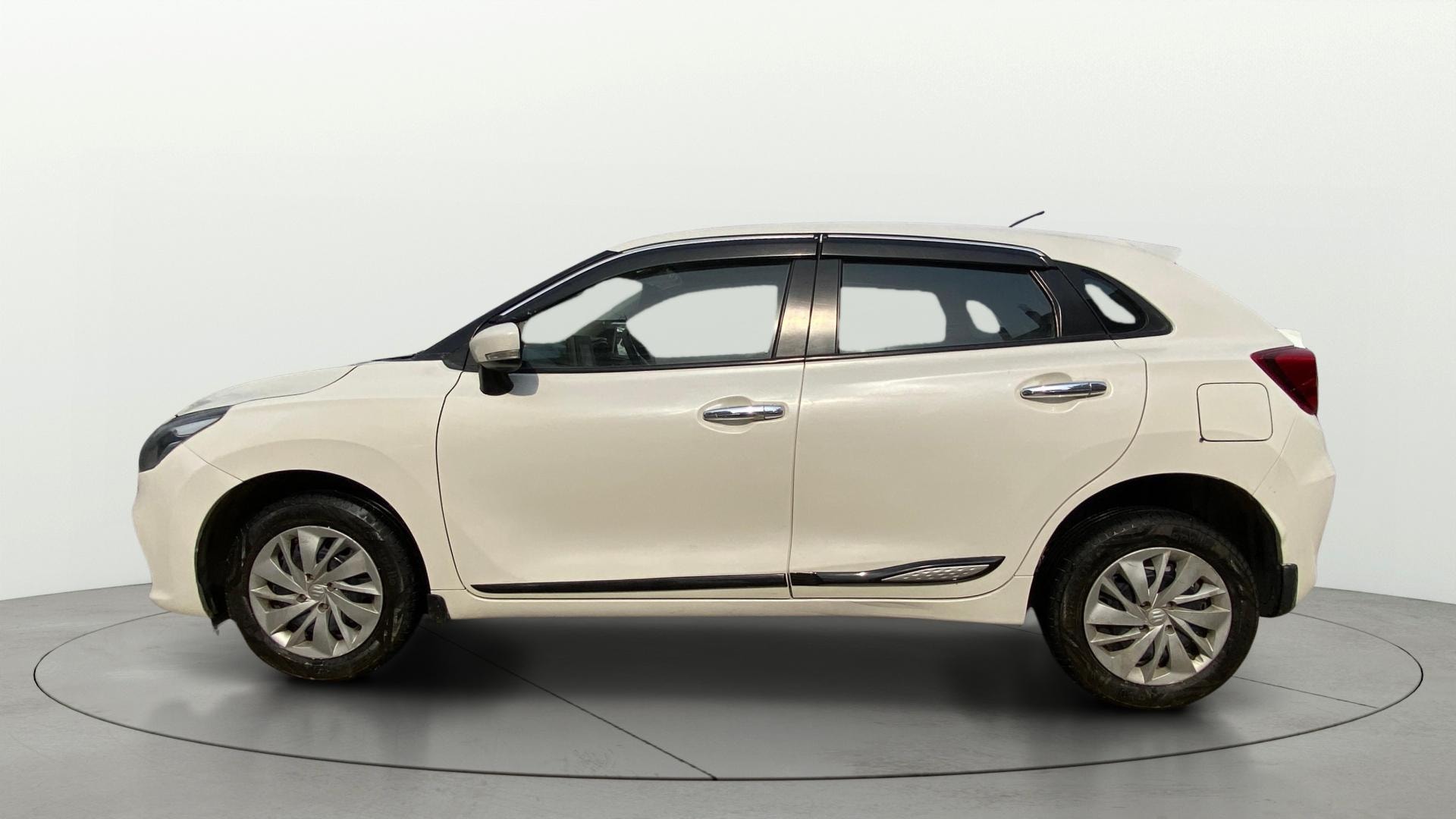View 2022 Maruti Suzuki 1000 Base Variant Image 5 Used 2022 Maruti Suzuki 1000 Base Variant Image 5