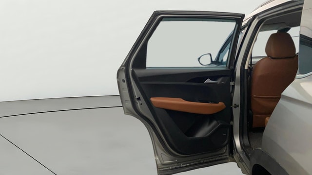 View MG Hector Plus Image 16 Used MG Hector Plus Image 16