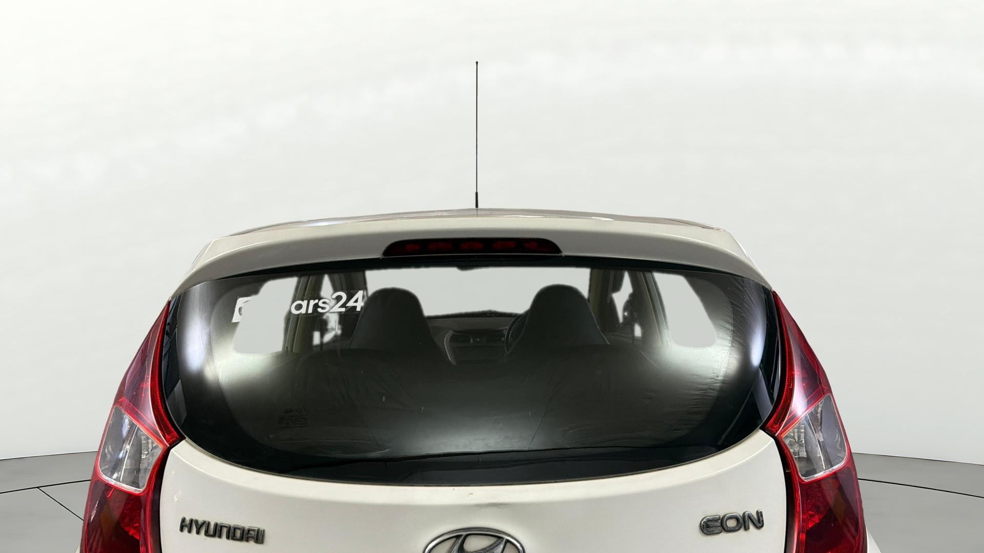 View 2015 Hyundai EON Era Plus Image 4 Used 2015 Hyundai EON Era Plus Image 4