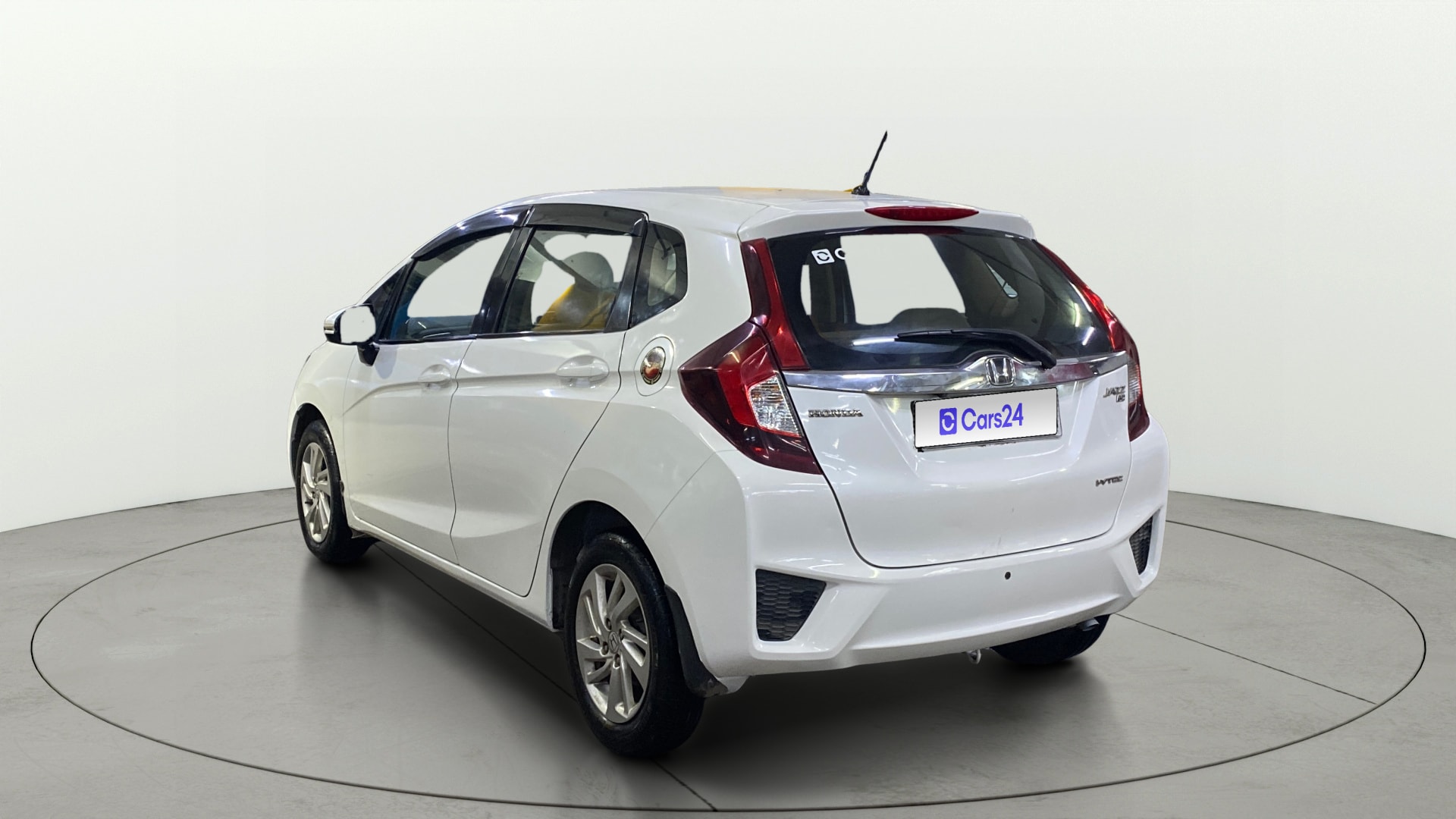 View 2017 Honda Jazz E MT Diesel Image 2 Used 2017 Honda Jazz E MT Diesel Image 2