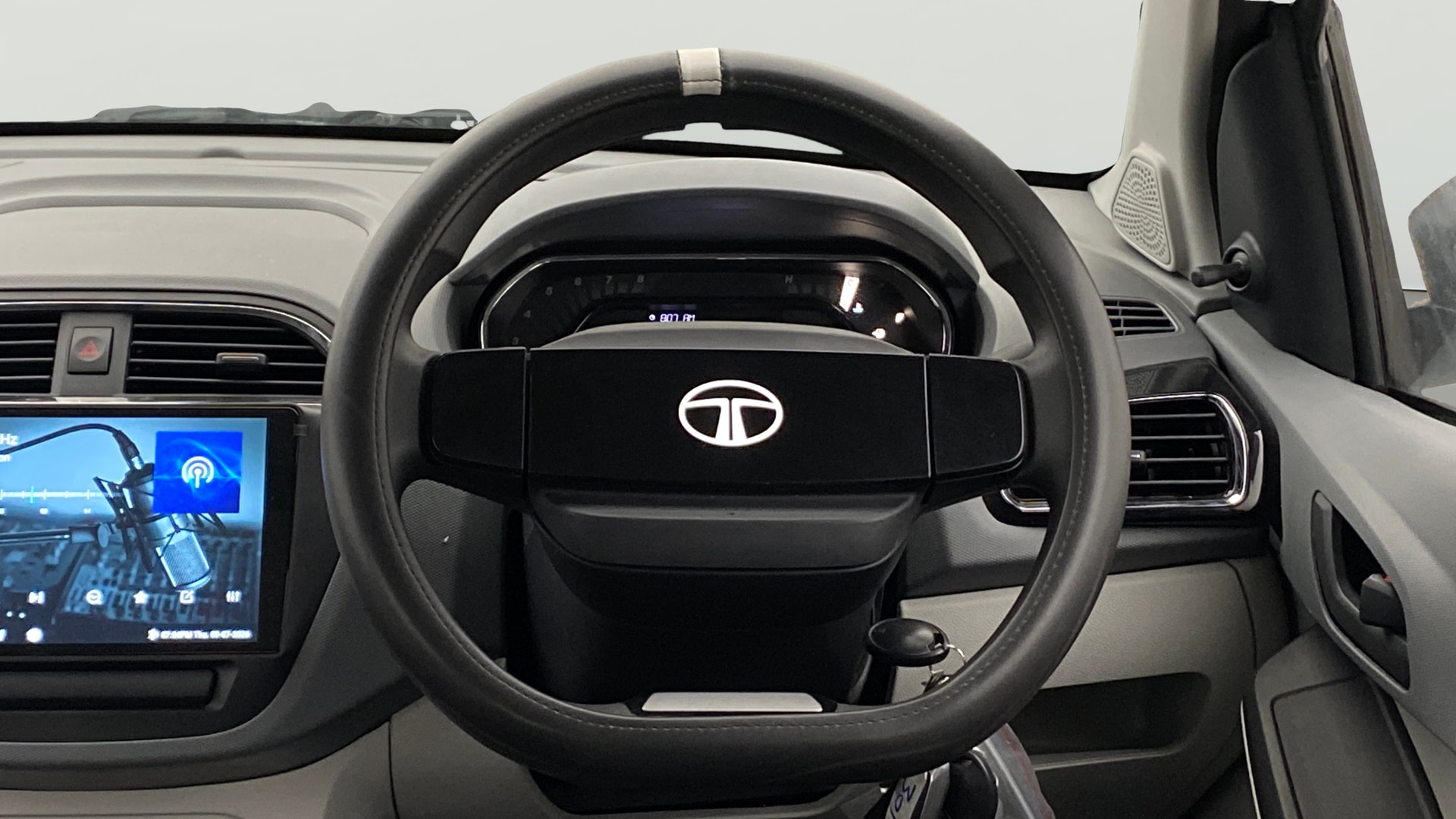 View 2025 Tata Tiago Revotorq XB Image 20 Used 2025 Tata Tiago Revotorq XB Image 20