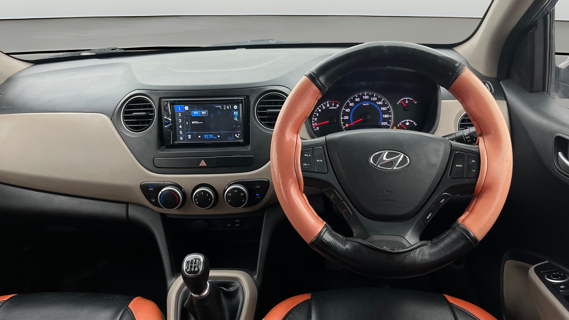 View 2016 Hyundai Grand i10 Sportz 1.2 Kappa Image 20 Used 2016 Hyundai Grand i10 Sportz 1.2 Kappa Image 20