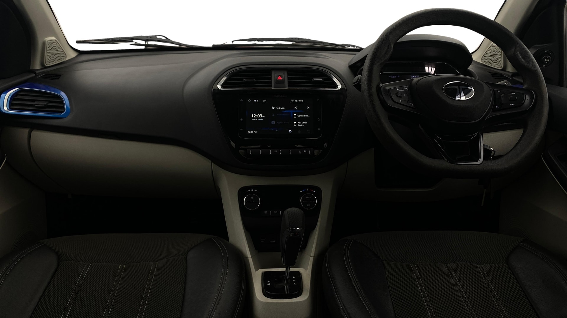 View 2024 Tata Tiago Revotorq XB Image 15 Used 2024 Tata Tiago Revotorq XB Image 15