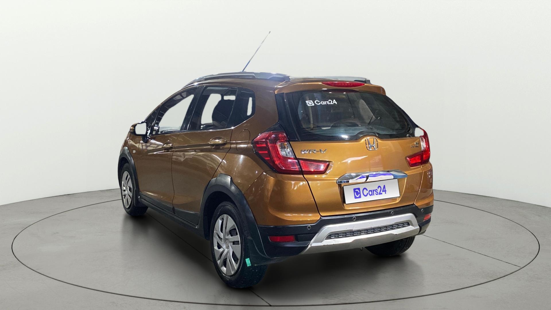 View 2017 Honda WR-V S MT Diesel Edge Edition Image 2 Used 2017 Honda WR-V S MT Diesel Edge Edition Image 2