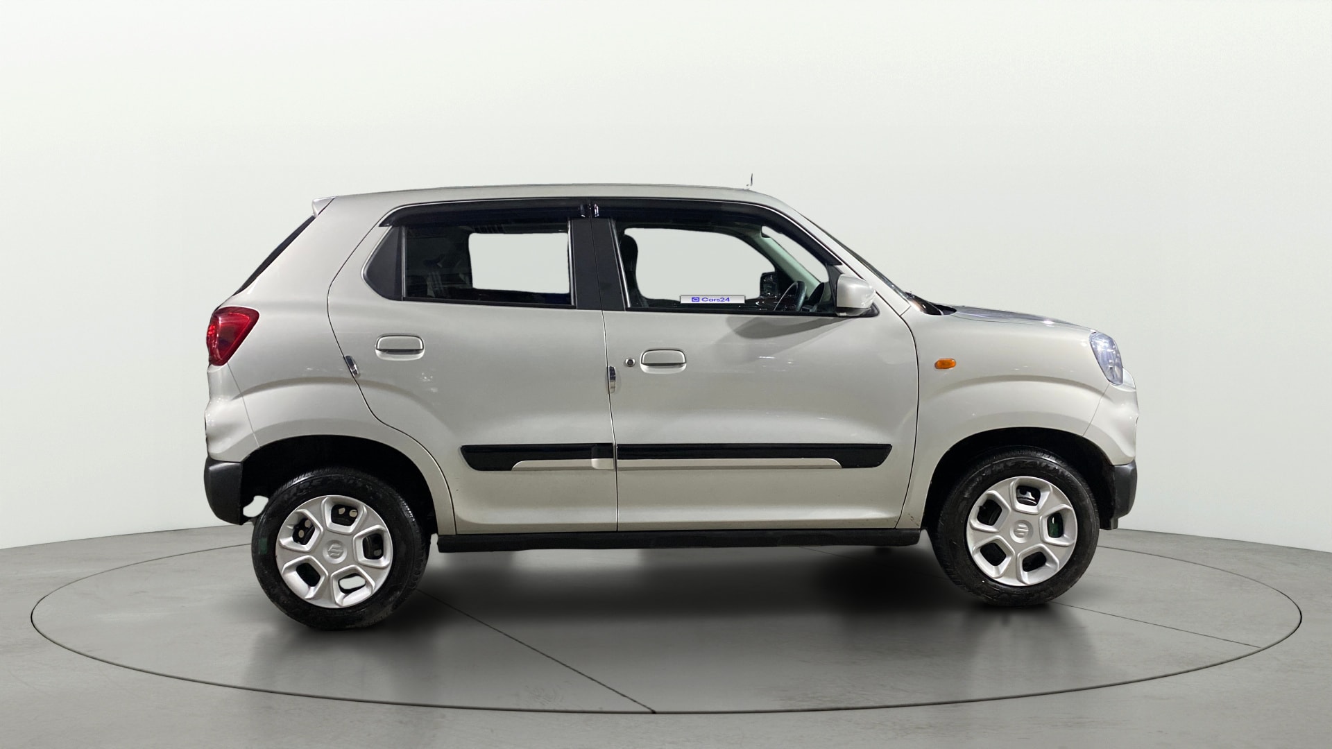 View 2025 Maruti Suzuki 1000 Base Variant Image 8 Used 2025 Maruti Suzuki 1000 Base Variant Image 8