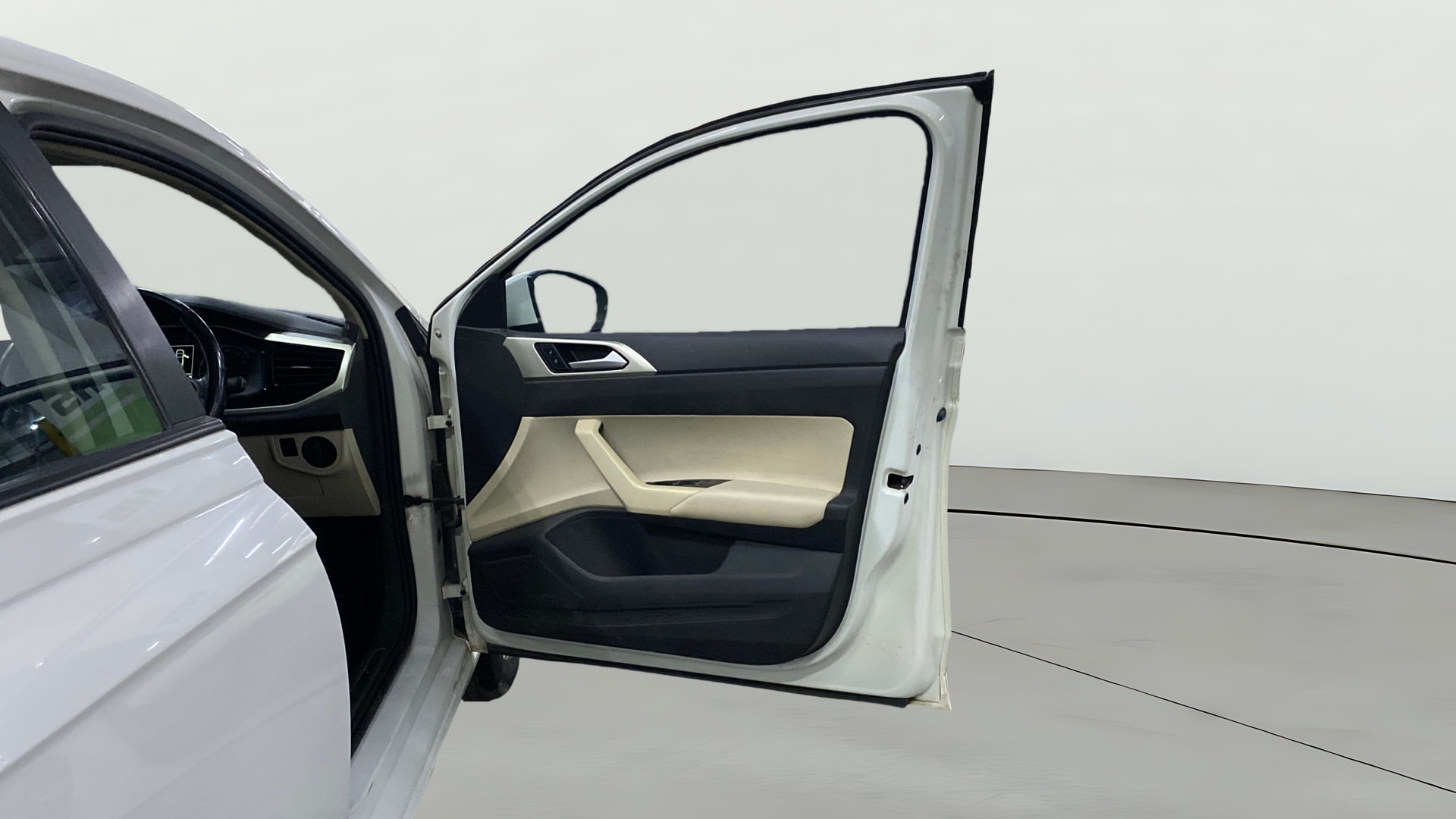 View 2022 Volkswagen Virtus Topline 1.0 TSI MT Image 45 Used 2022 Volkswagen Virtus Topline 1.0 TSI MT Image 45