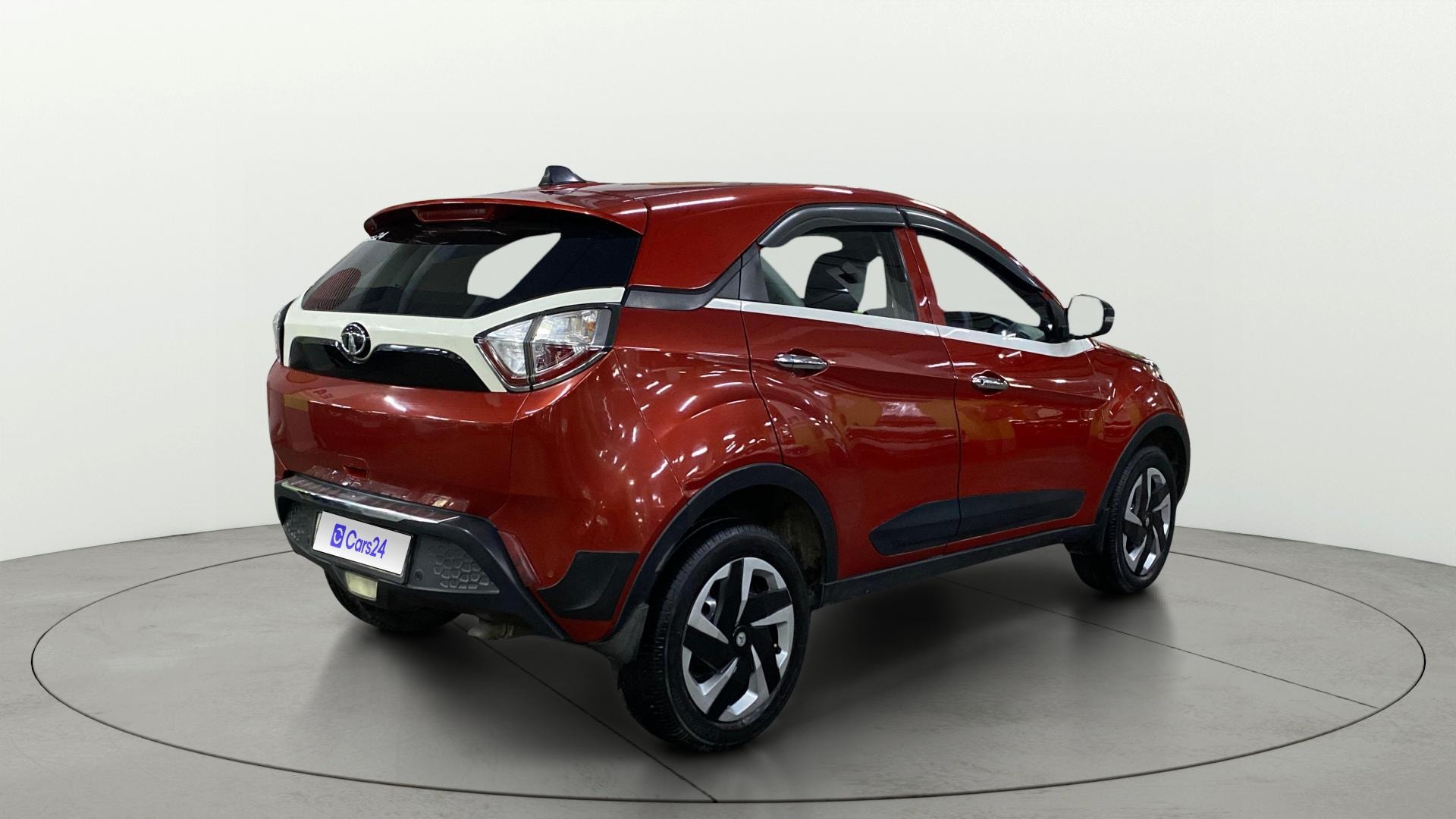 View 2018 Tata Nexon Revotorq XM Image 43 Used 2018 Tata Nexon Revotorq XM Image 43
