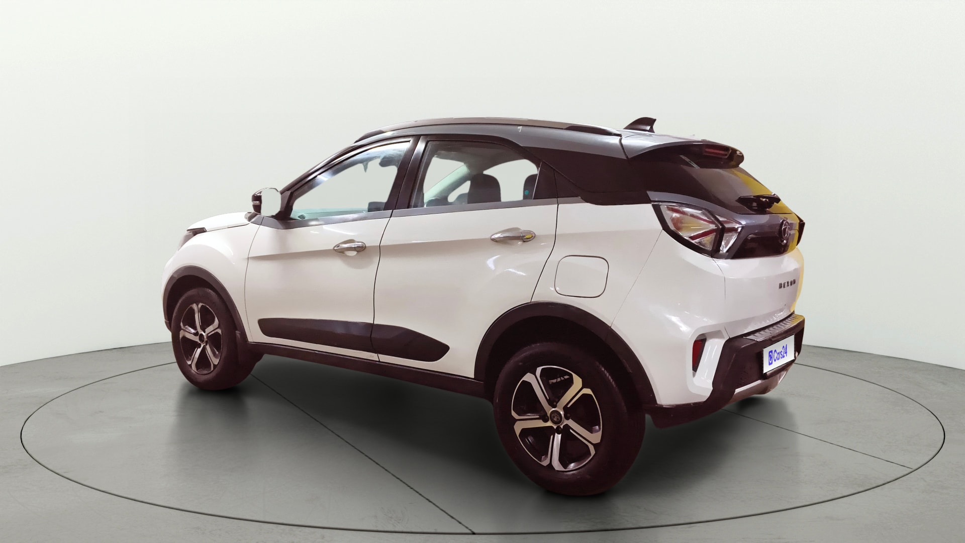 View 2021 Tata Nexon Revotron XE Image 2 Used 2021 Tata Nexon Revotron XE Image 2