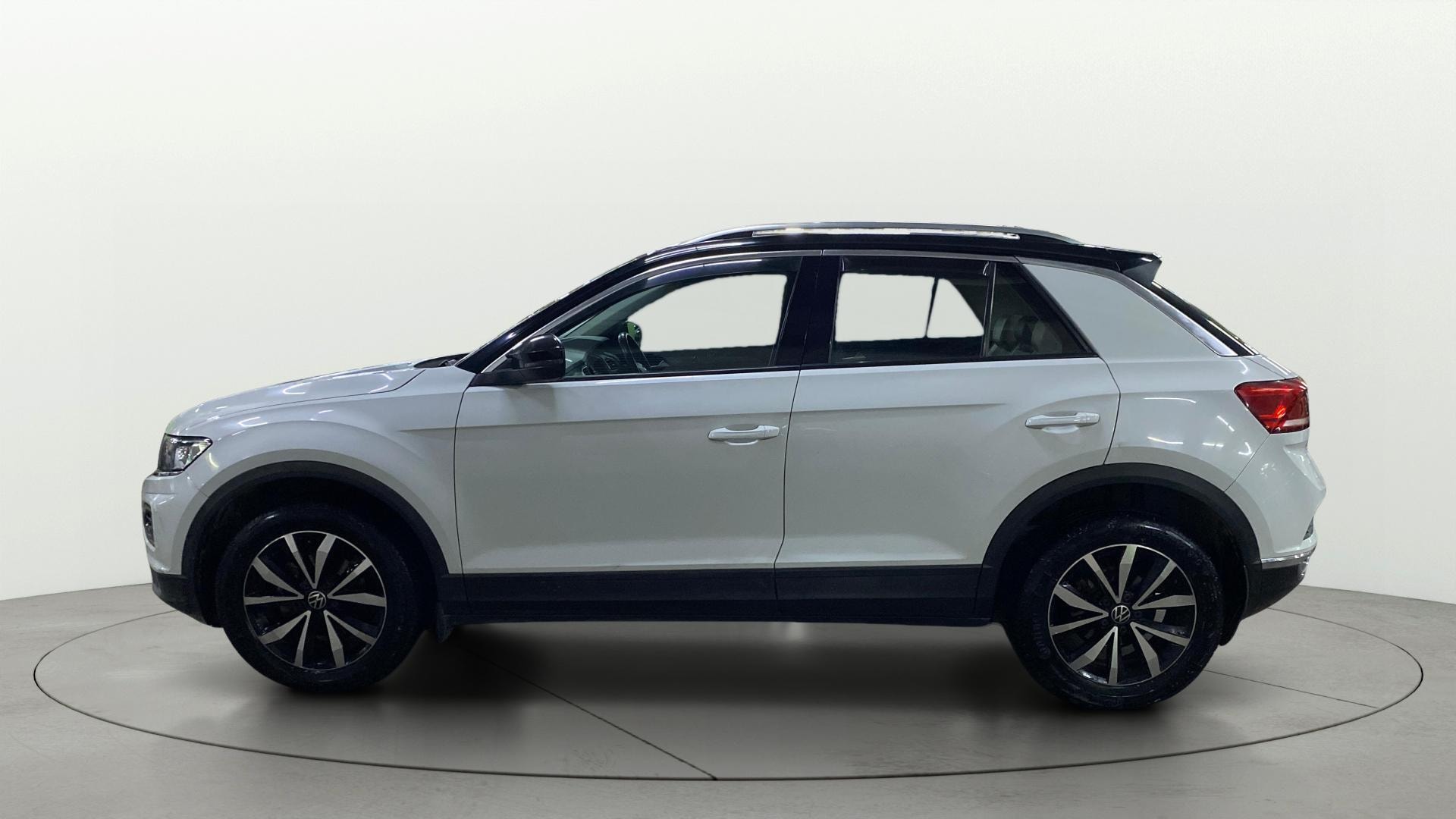 View 2021 Volkswagen T-Roc 1.5 TSI Image 25 Used 2021 Volkswagen T-Roc 1.5 TSI Image 25