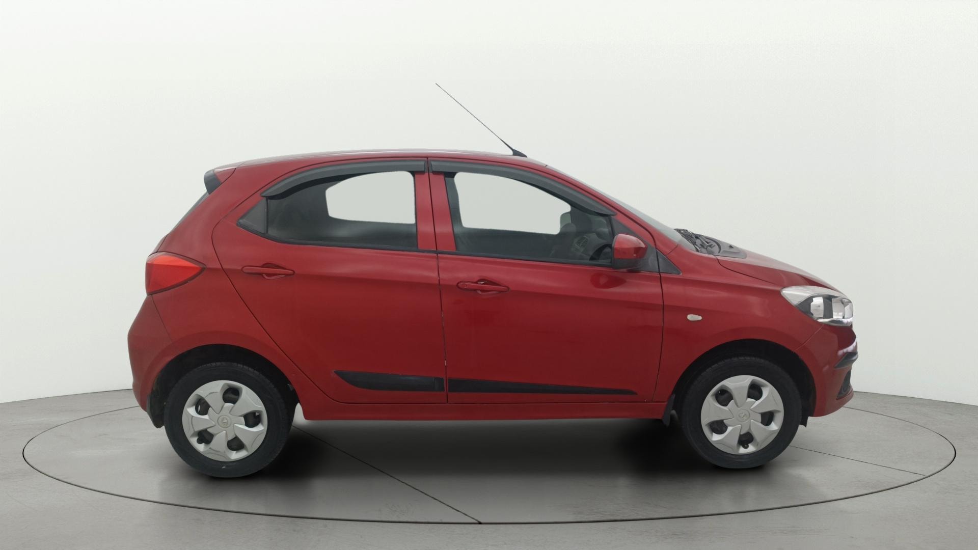 View 2019 Tata Tiago Revotorq XB Image 8 Used 2019 Tata Tiago Revotorq XB Image 8