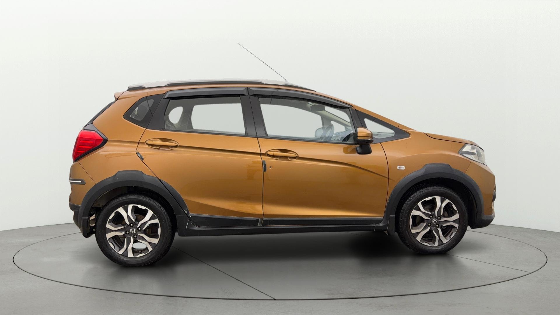 View 2020 Honda WR-V S MT Diesel Edge Edition Image 8 Used 2020 Honda WR-V S MT Diesel Edge Edition Image 8
