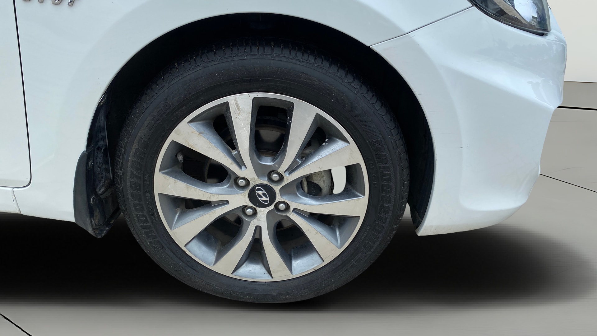 View 2014 Hyundai Fluidic Verna 1.6 VTVT SX Image 41 Used 2014 Hyundai Fluidic Verna 1.6 VTVT SX Image 41