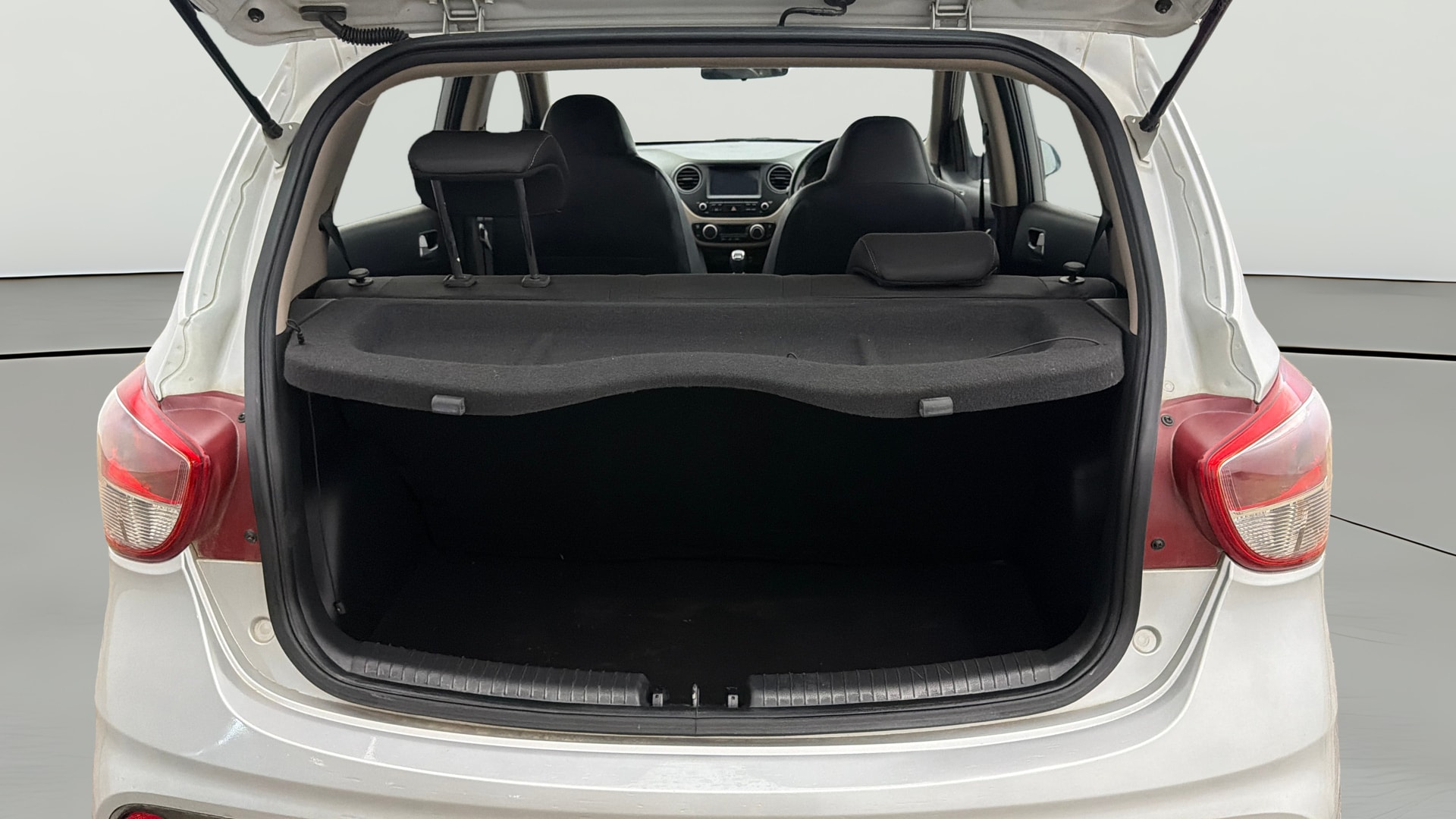 View 2017 Hyundai Grand i10 1.2 Asta Petrol Image 38 Used 2017 Hyundai Grand i10 1.2 Asta Petrol Image 38