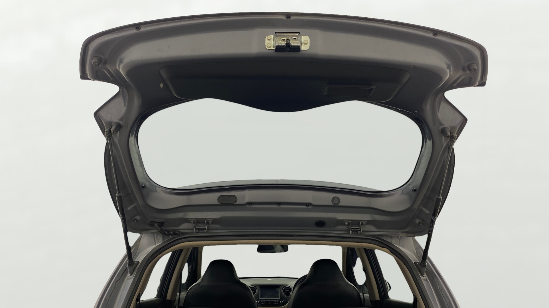 View 2019 Hyundai Grand i10 Sportz 1.2 Kappa Image 16 Used 2019 Hyundai Grand i10 Sportz 1.2 Kappa Image 16