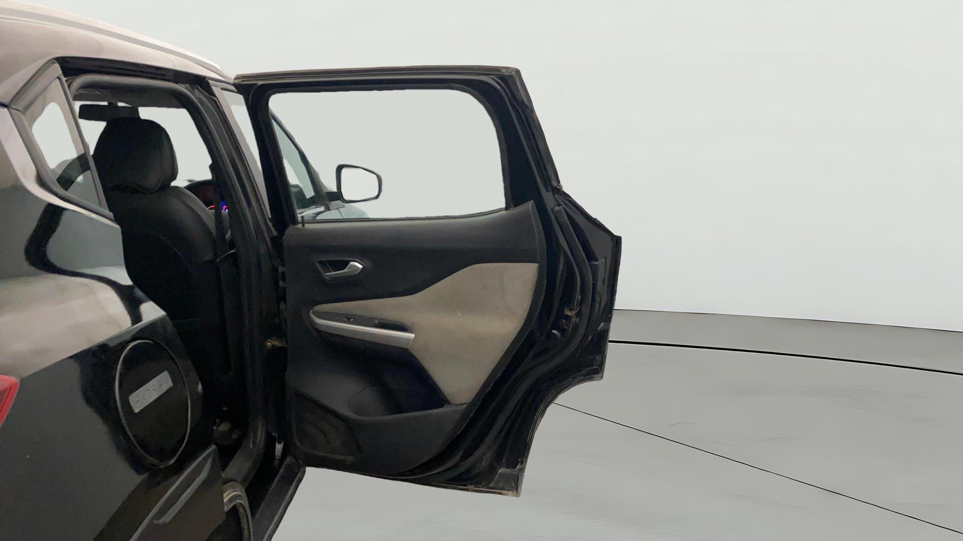 View 2022 Nissan Magnite XV Image 7 Used 2022 Nissan Magnite XV Image 7