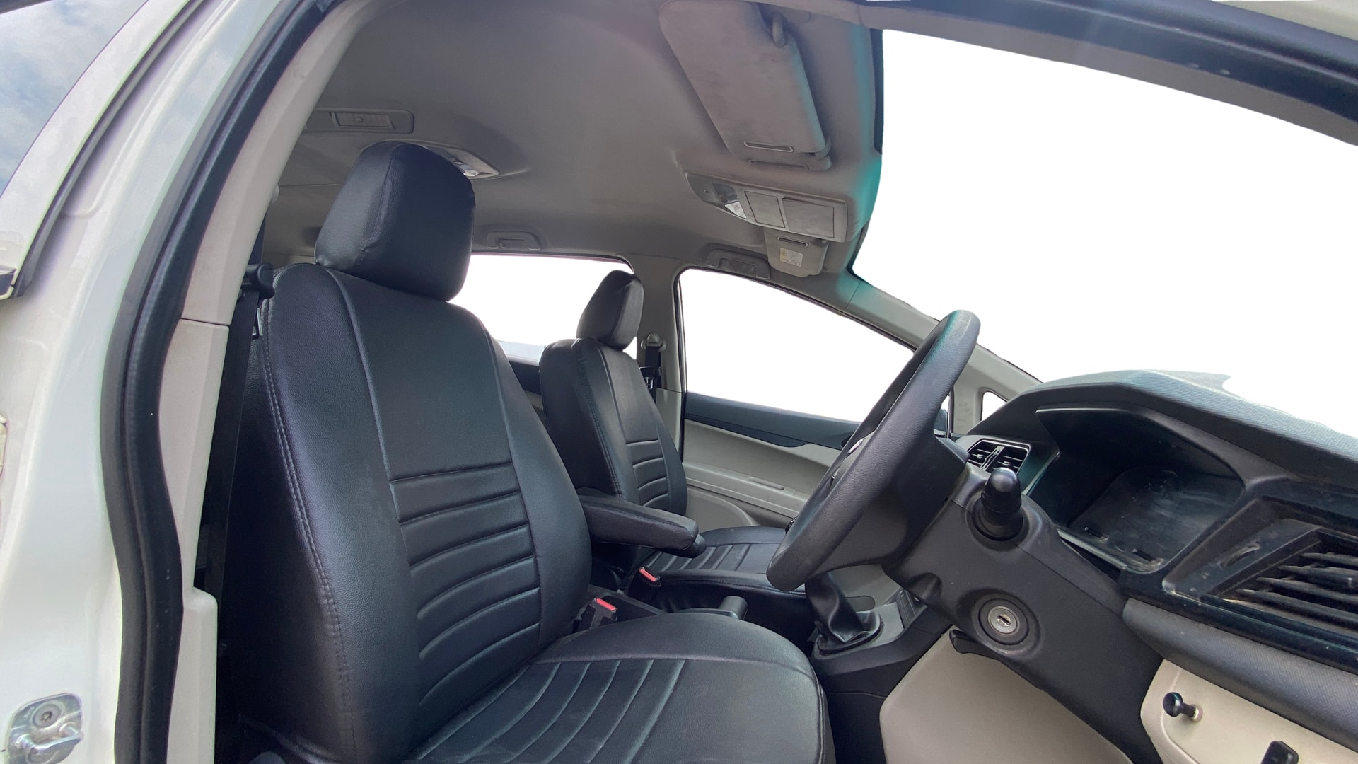 View 2020 Mahindra Marazzo M2 7-Seater BS IV Image 27 Used 2020 Mahindra Marazzo M2 7-Seater BS IV Image 27