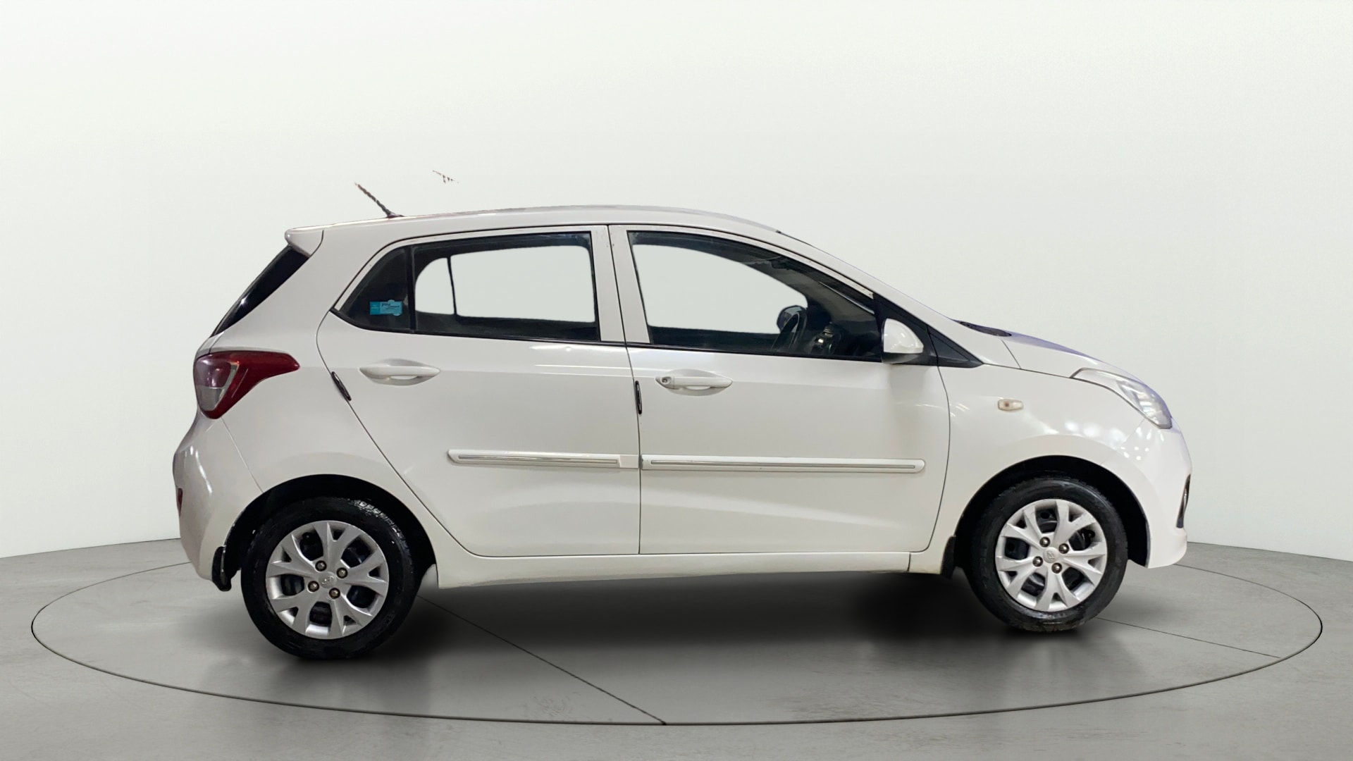 View 2015 Hyundai Grand i10 Magna 1.2 Kappa VTVT Image 8 Used 2015 Hyundai Grand i10 Magna 1.2 Kappa VTVT Image 8