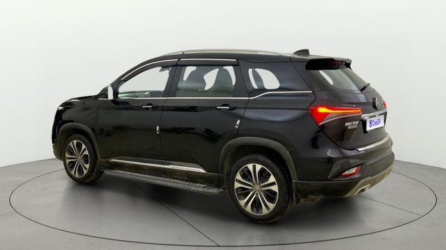View MG Hector Plus Image 2 Used MG Hector Plus Image 2