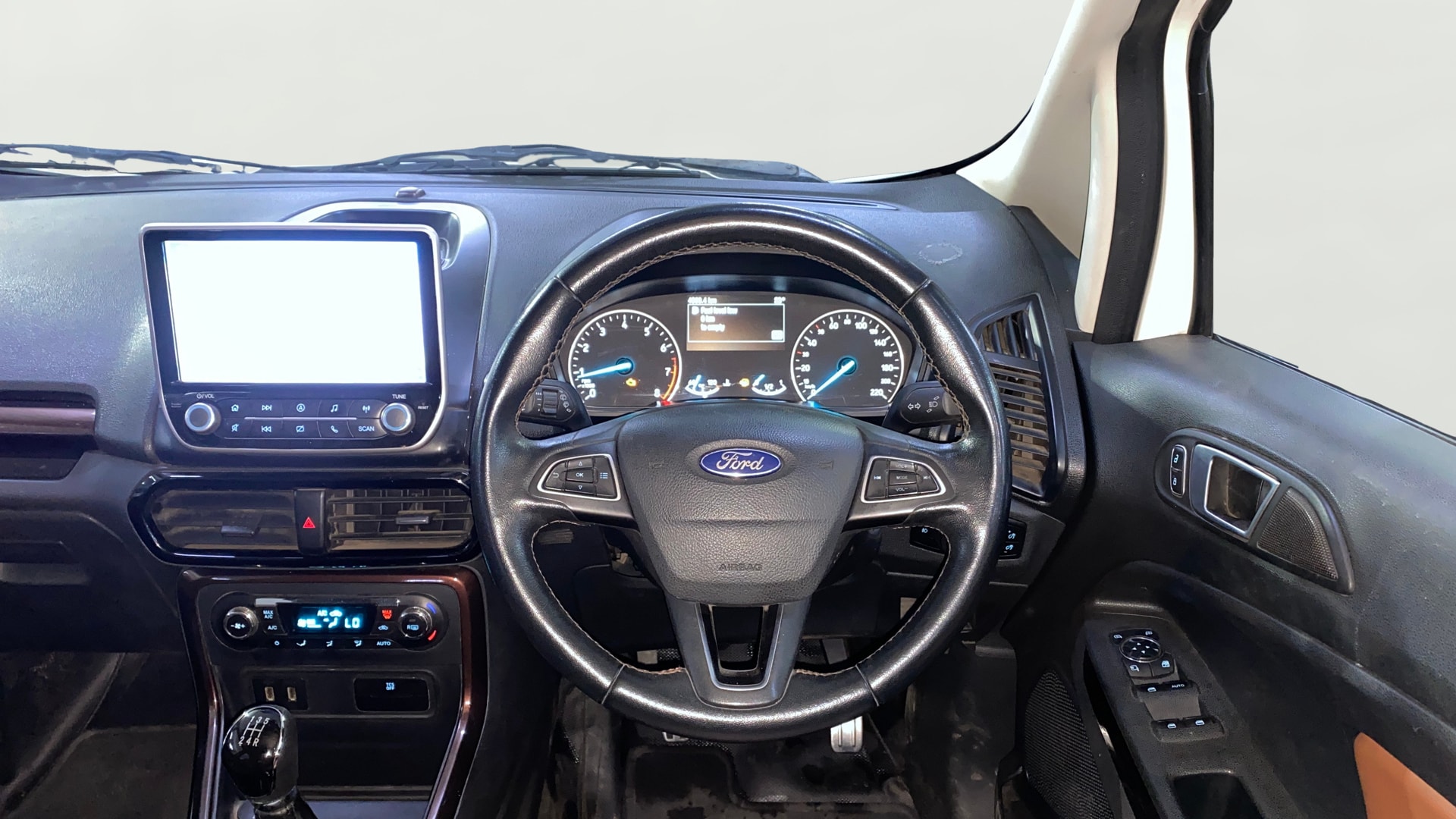 View 2019 Ford EcoSport 1.5 TDCi Diesel Ambiente BS IV Image 20 Used 2019 Ford EcoSport 1.5 TDCi Diesel Ambiente BS IV Image 20