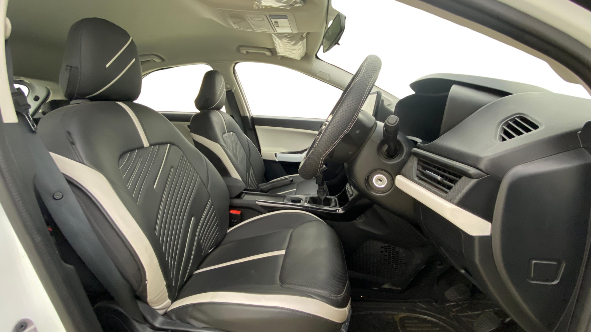 View 2025 Tata Nexon Revotron XE Image 26 Used 2025 Tata Nexon Revotron XE Image 26