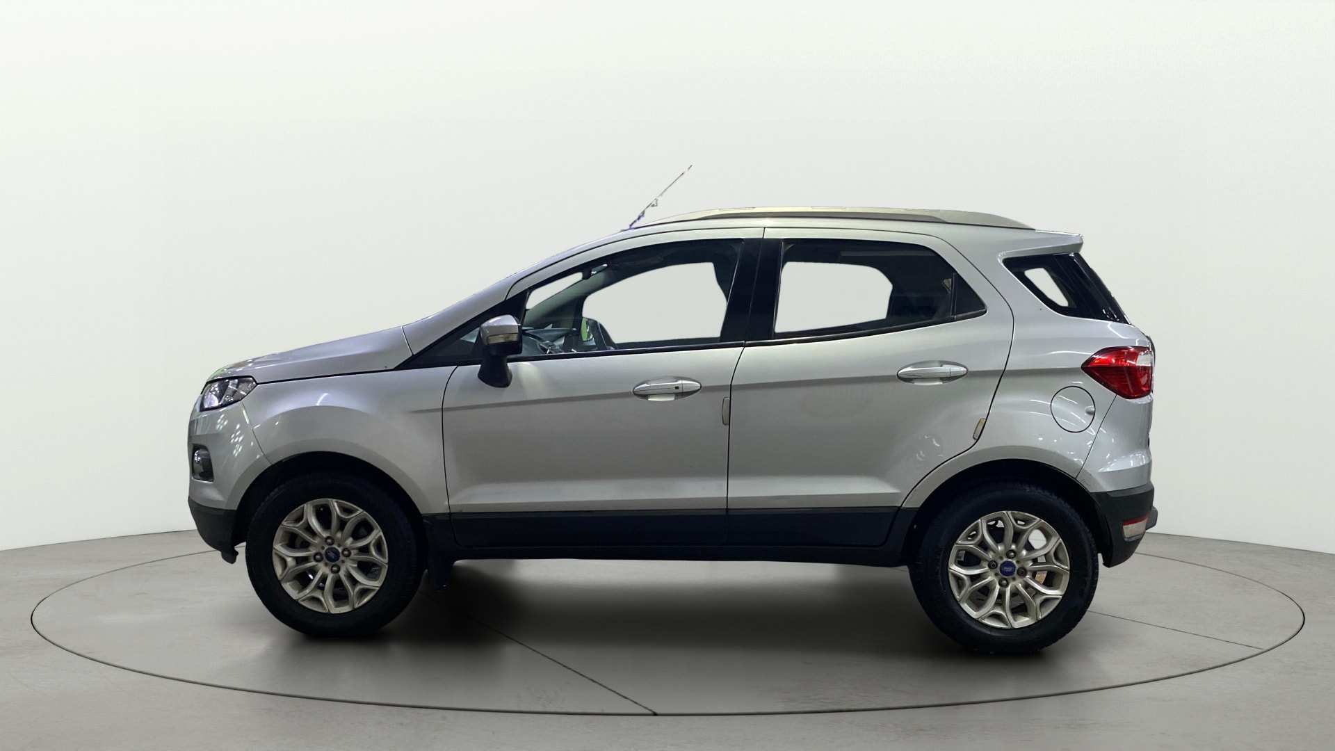 View 2016 Ford EcoSport 1.5 TDCi Diesel Ambiente BS IV Image 5 Used 2016 Ford EcoSport 1.5 TDCi Diesel Ambiente BS IV Image 5