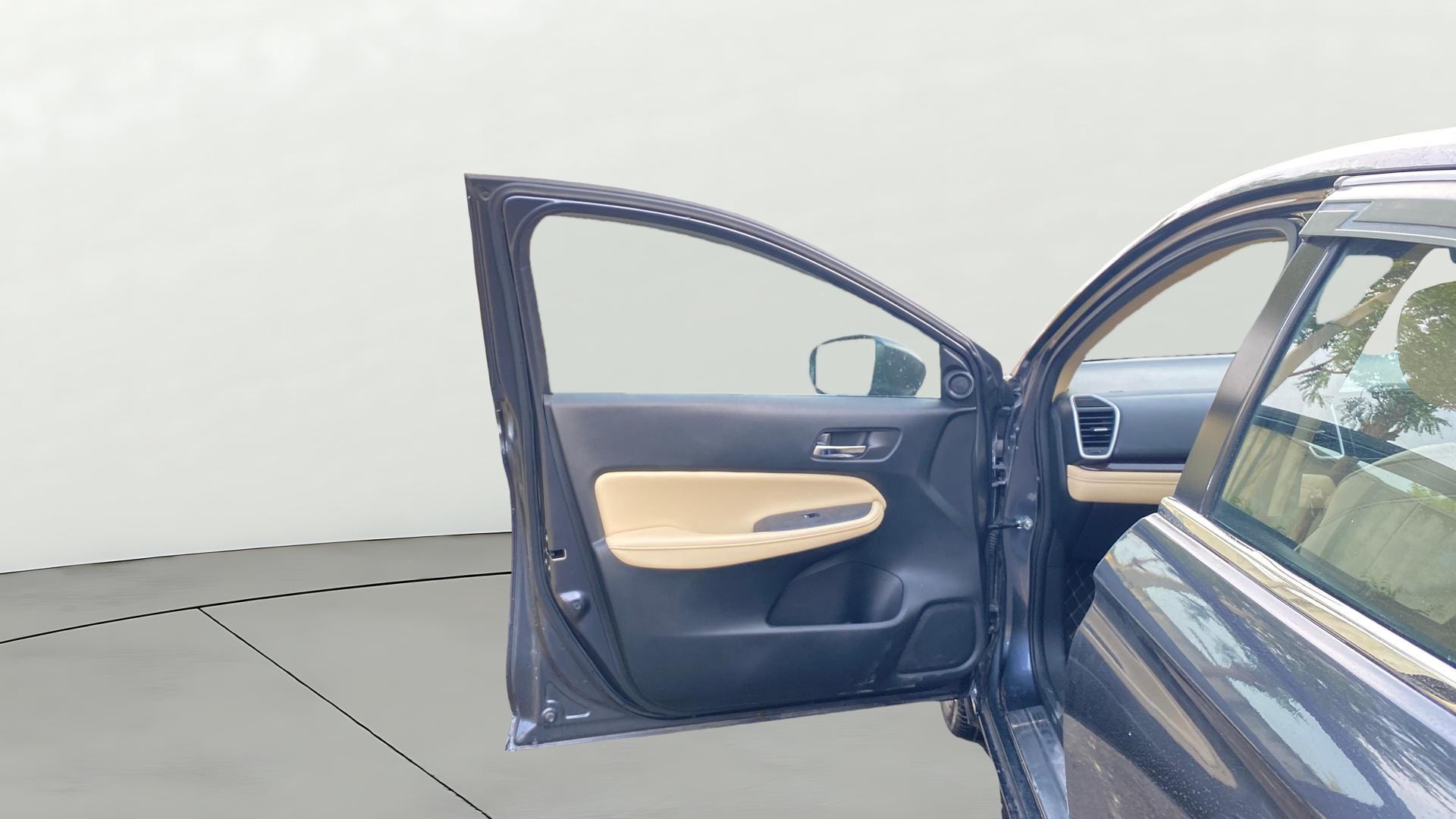 View 2023 Honda City ZX CVT Image 33 Used 2023 Honda City ZX CVT Image 33