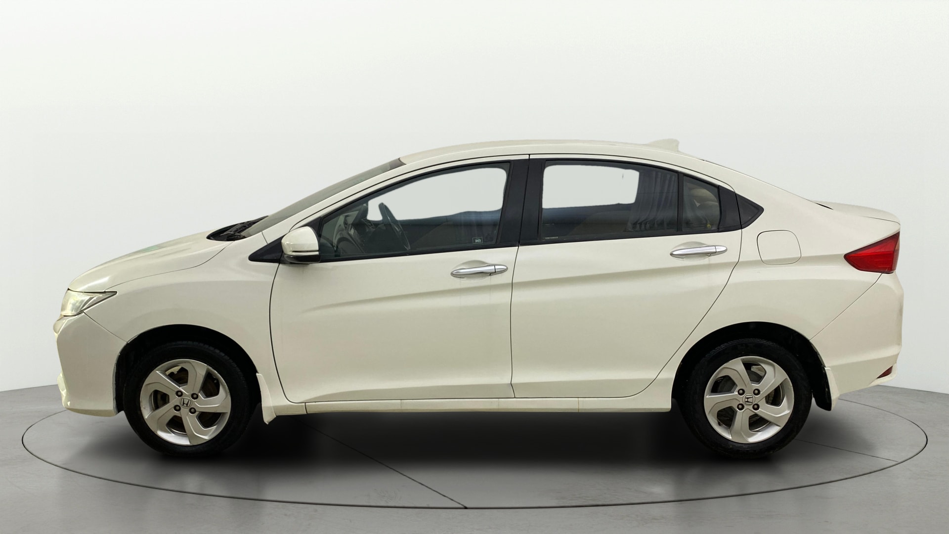 View 2014 Honda City ZX MT Diesel Anniversary Edition Image 6 Used 2014 Honda City ZX MT Diesel Anniversary Edition Image 6