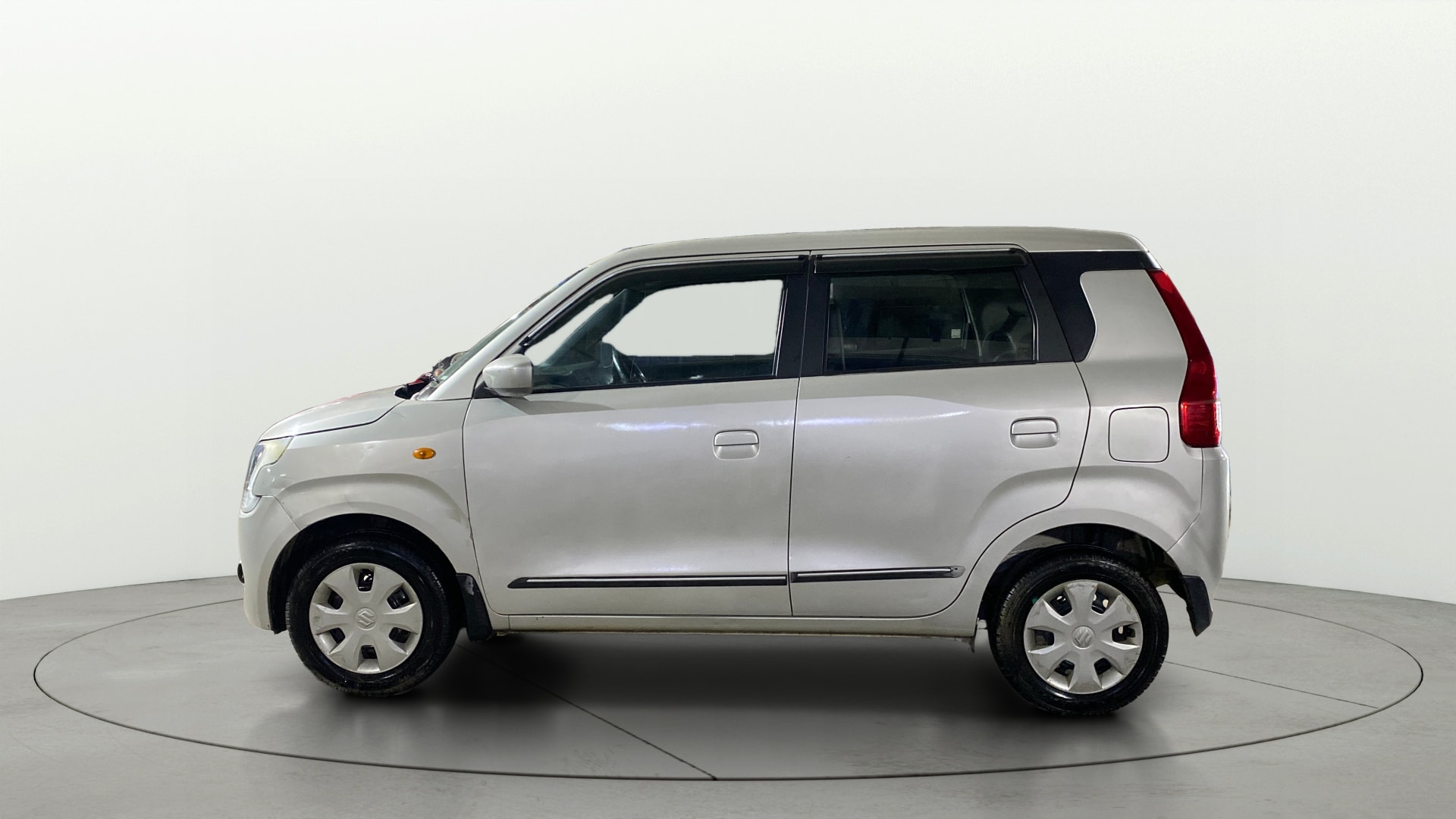 View 2019 Maruti Suzuki 1000 Base Variant Image 5 Used 2019 Maruti Suzuki 1000 Base Variant Image 5