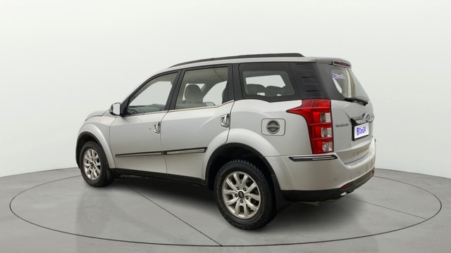 View Mahindra XUV500 Image 2 Used Mahindra XUV500 Image 2