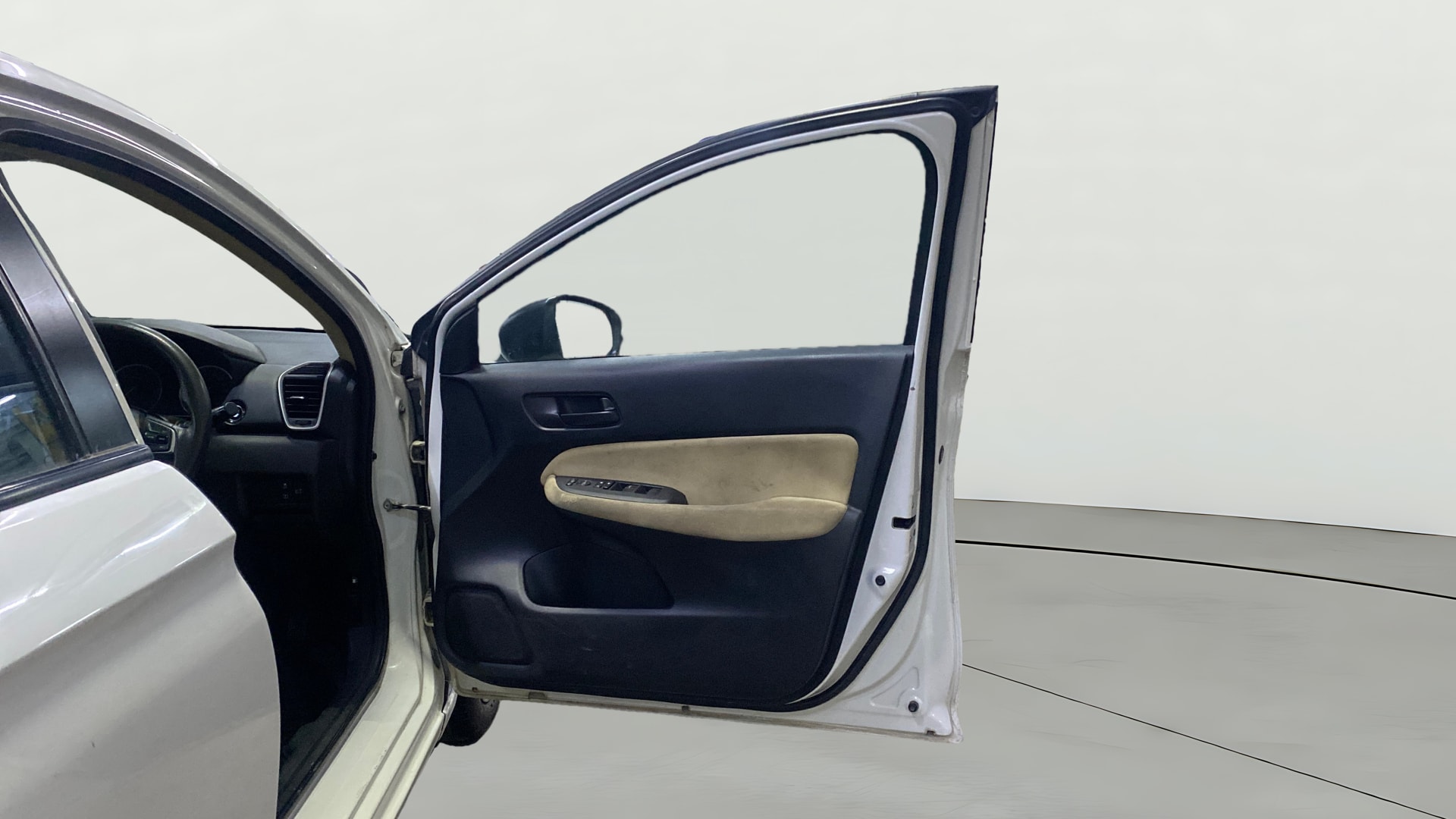 View 2022 Honda City ZX MT Diesel Anniversary Edition Image 46 Used 2022 Honda City ZX MT Diesel Anniversary Edition Image 46