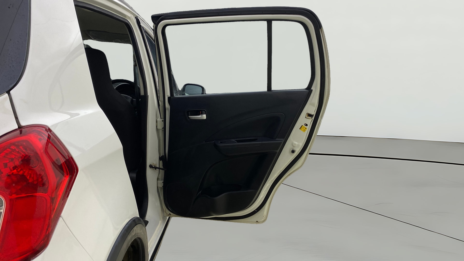 View 2018 Maruti Suzuki 1000 Base Variant Image 7 Used 2018 Maruti Suzuki 1000 Base Variant Image 7
