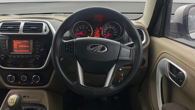 View Mahindra TUV300 Image 20 Used Mahindra TUV300 Image 20