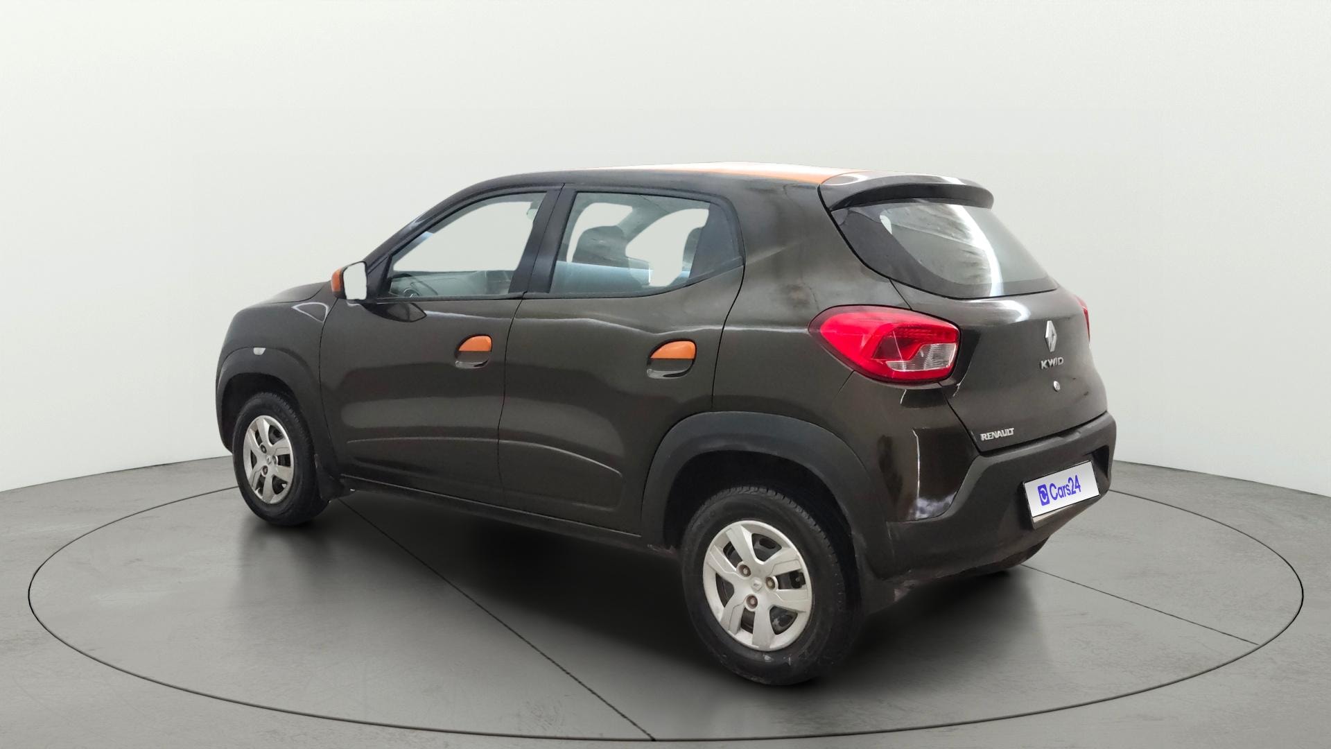 View 2017 Renault Kwid RXT 1.0 Image 2 Used 2017 Renault Kwid RXT 1.0 Image 2